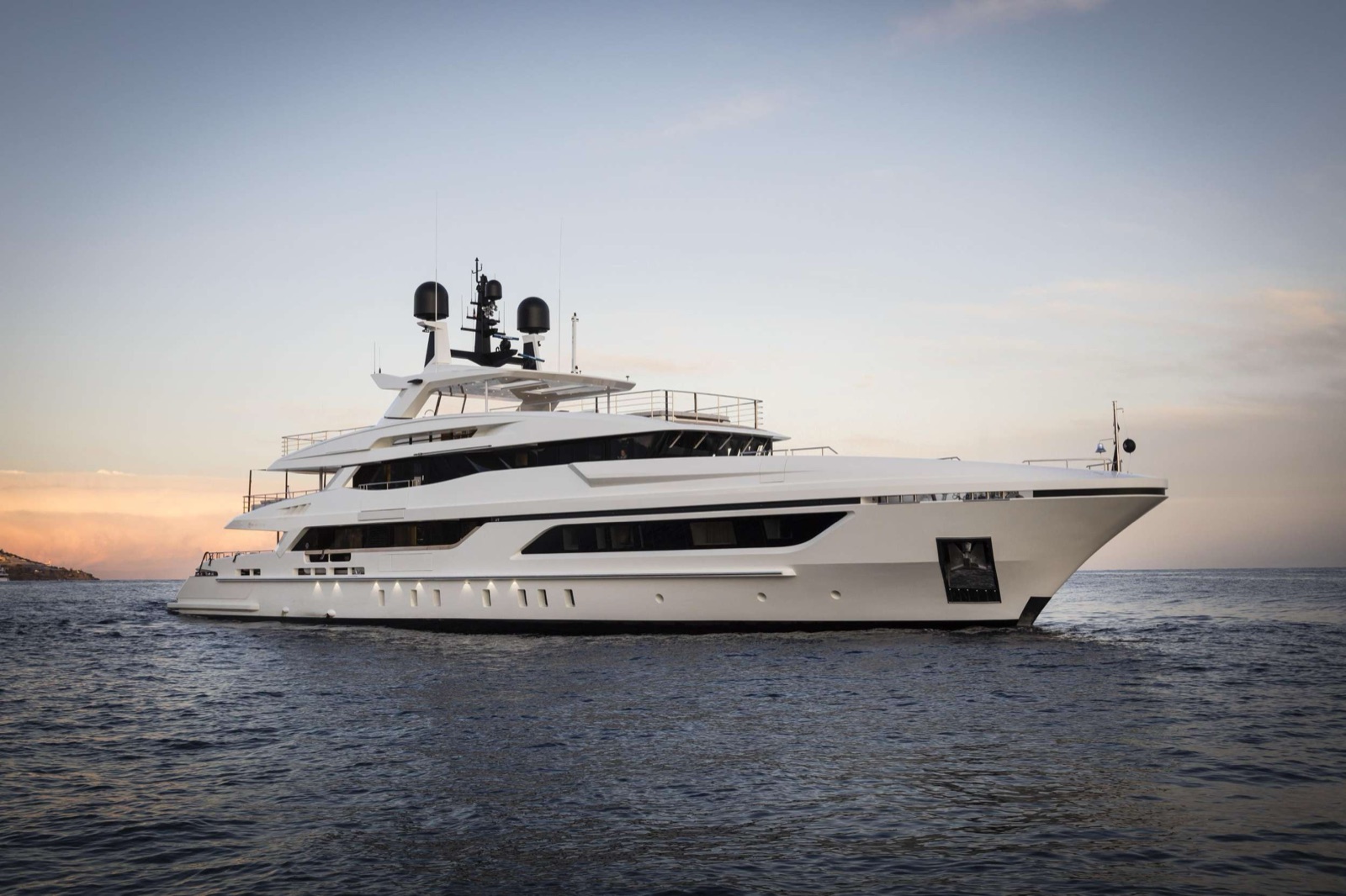 ANDIAMO, motor yacht, cruising at sea