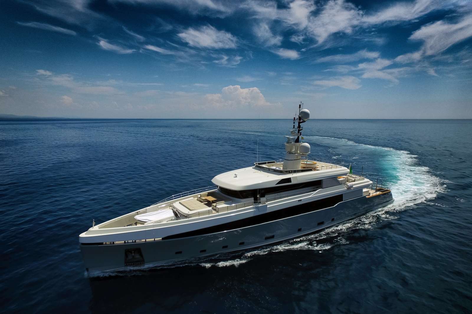 ASLEC 4, motor yacht, cruising at sea