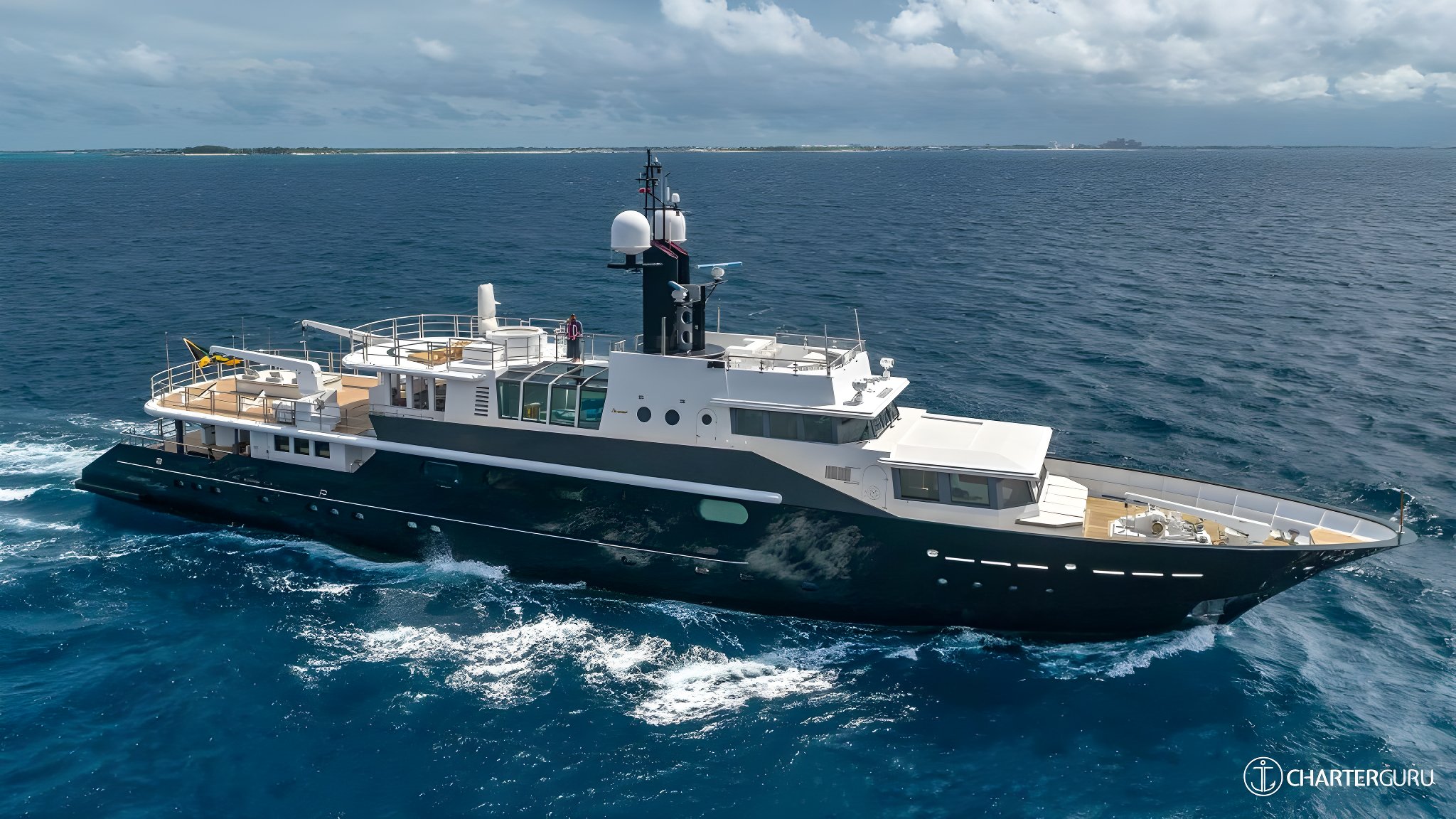 HIGHLANDER, a Feadship motor yacht, underway