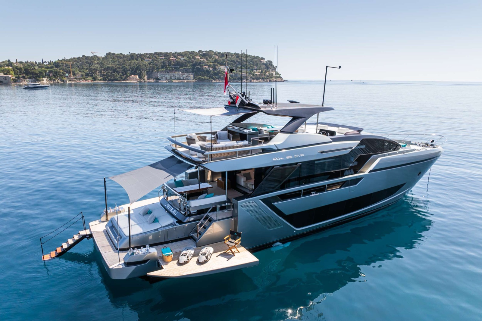 L'AS BLEU, motor yacht, cruising at sea
