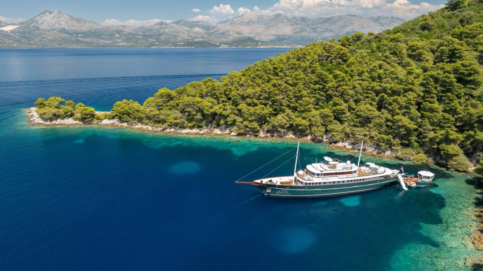 MAIA, motor yacht, cruising at sea