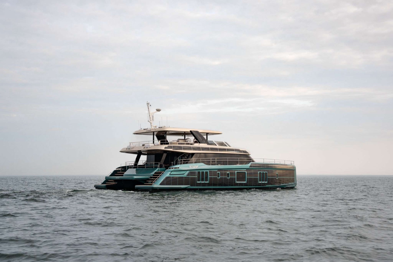 MATTEA, power catamaran, cruising at sea