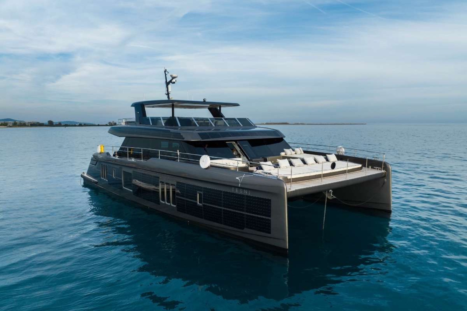 TESNI, power catamaran, cruising at sea