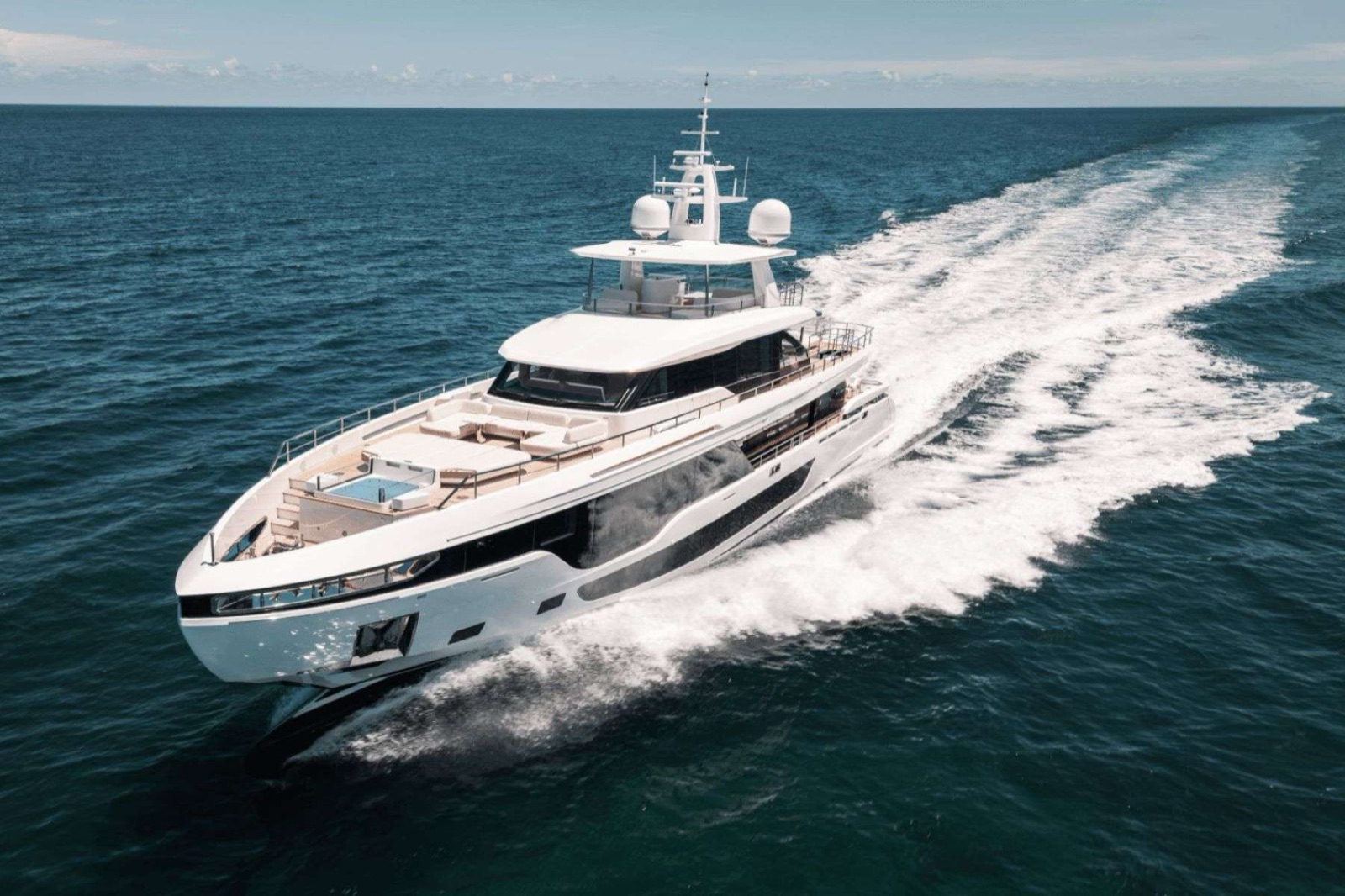 Tycoon, motor yacht, cruising at sea